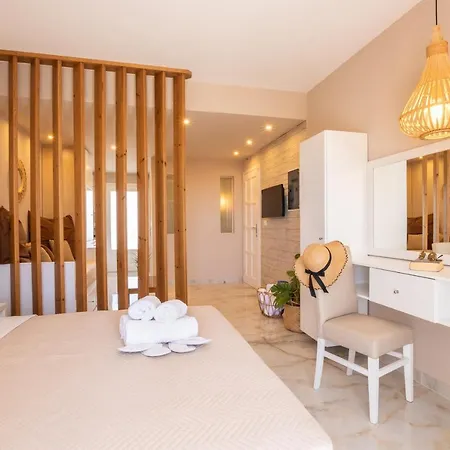 Anastasia Luxury Apts Aparthotel